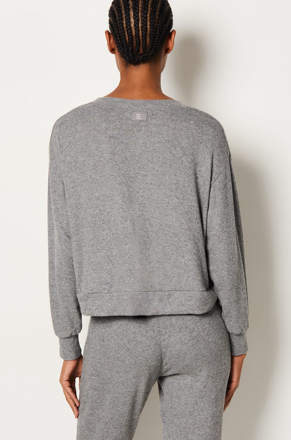 Pyjama-Sweatshirt mit V-Ausschnitt;${refinementColor}