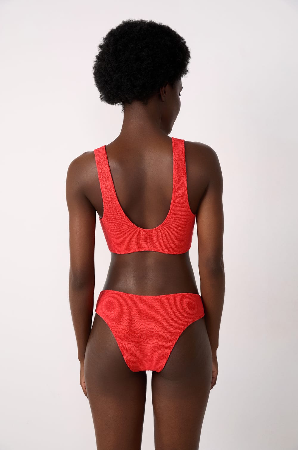 Triangle bikini top in stretch material;${refinementColor}