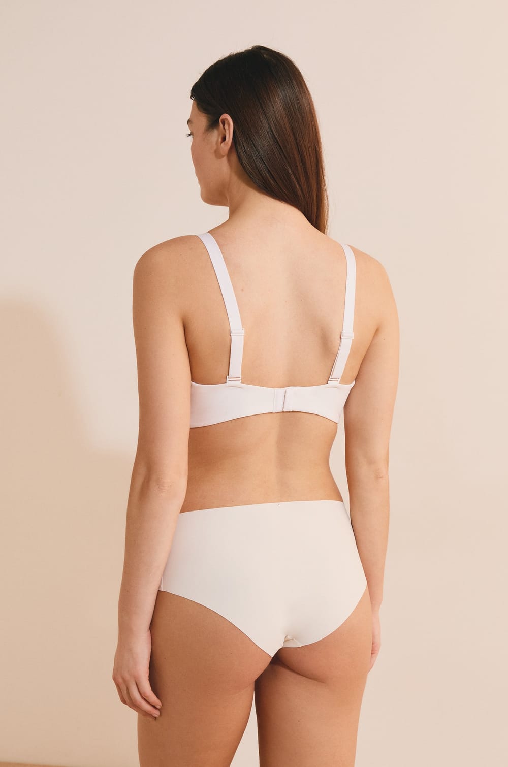 Wireless lightly lined microfibre bra;${refinementColor}