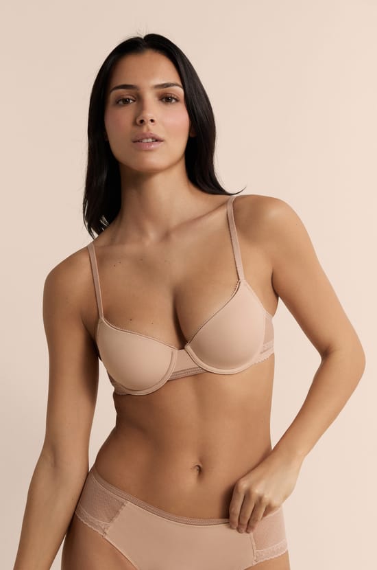 Soutien-gorge N.4 - Le coques fines en microfibre avec d&eacute;tails en dentelle;${refinementColor}