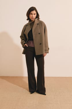 Manteau court avec laine &agrave; col montant;${refinementColor}