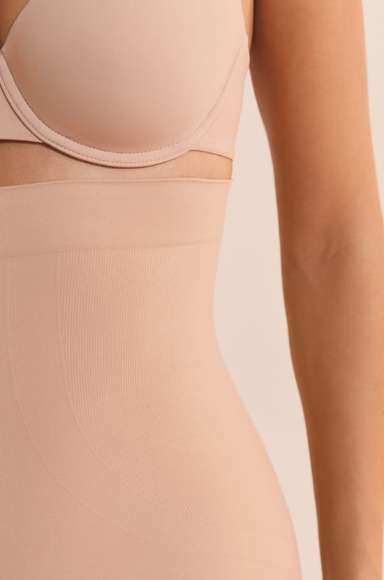 Panty sculptant taille haute;${refinementColor}