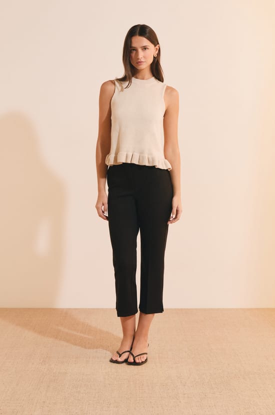 Pull &agrave; manches courtes avec volant &agrave; la taille;${refinementColor}