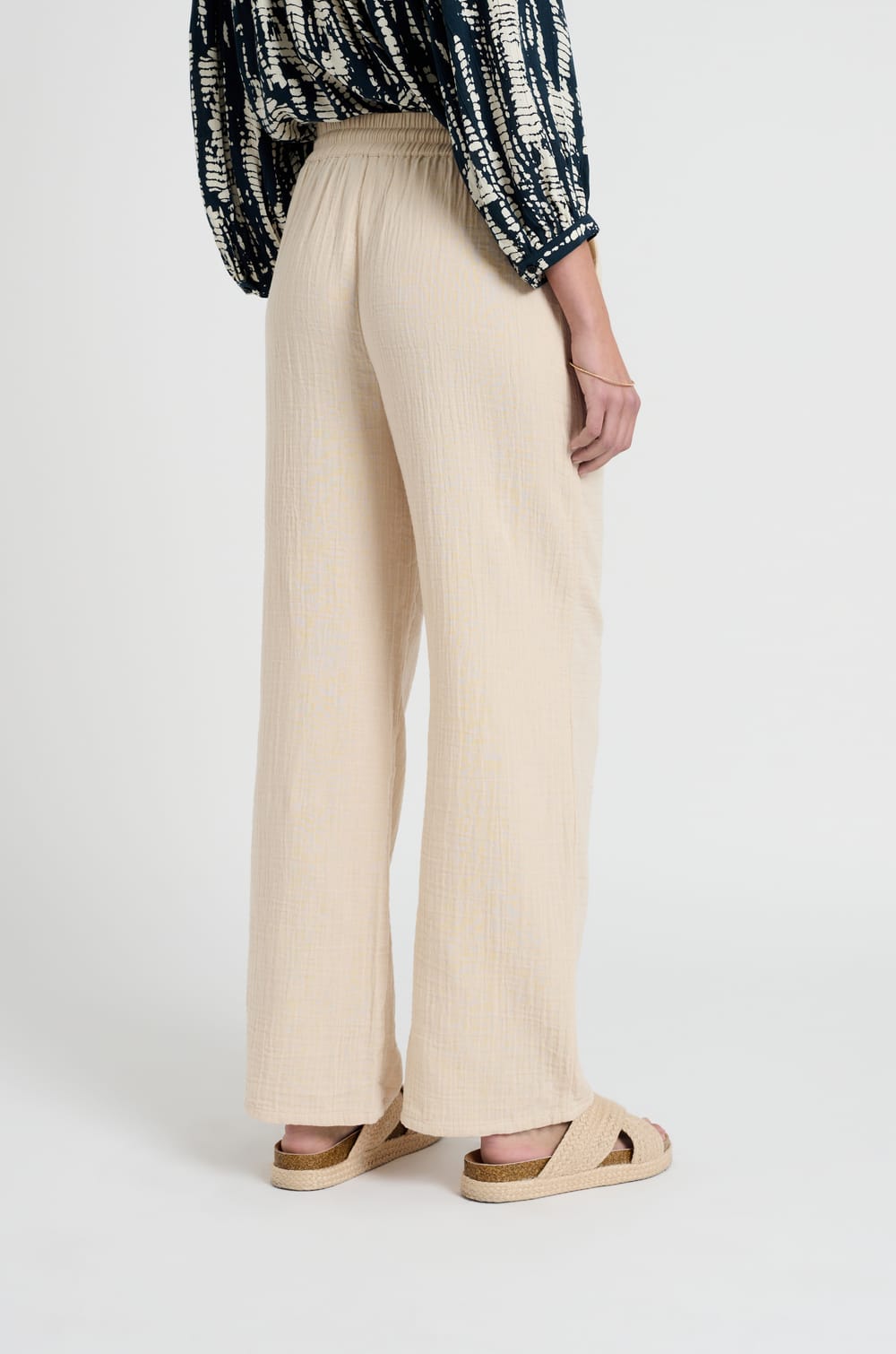 Pantalon fluide en gaze de coton;${refinementColor}