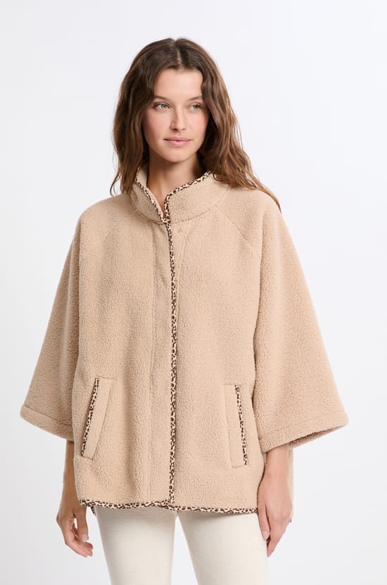 Veste avec détails à motifs effet polaire;${refinementColor}