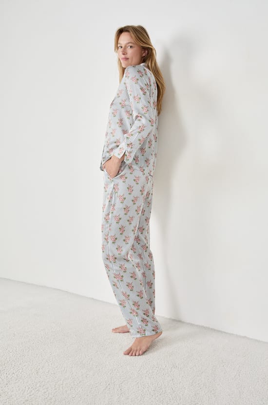 Pantalon de pyjama satiné à motifs fleurs;${refinementColor}