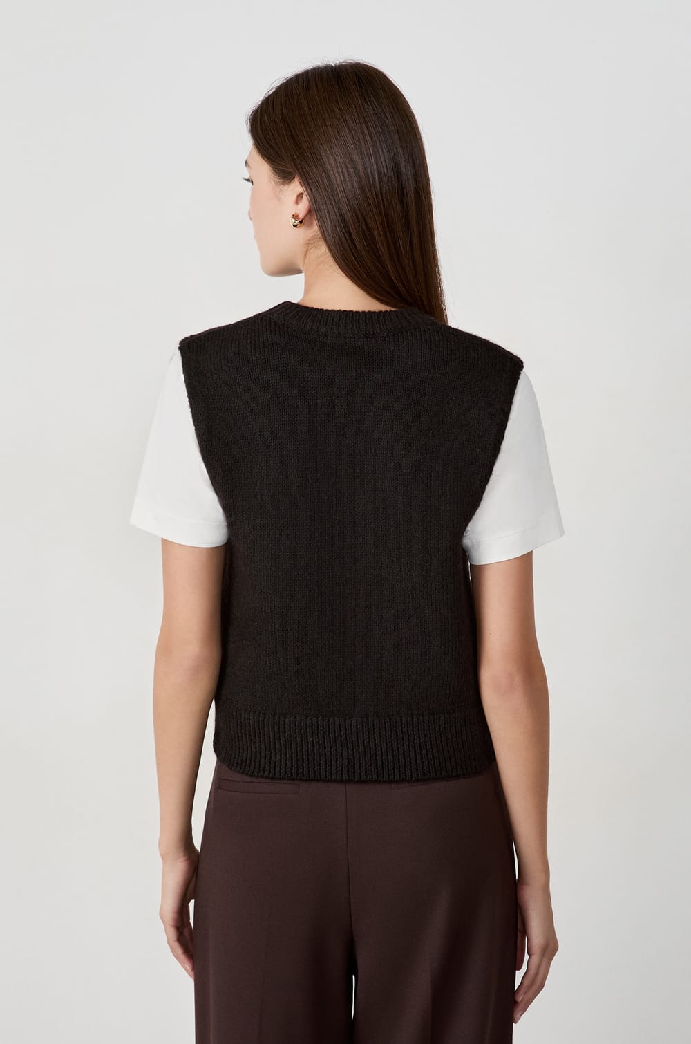 Sleeveless Round Neck Sweater;${refinementColor}