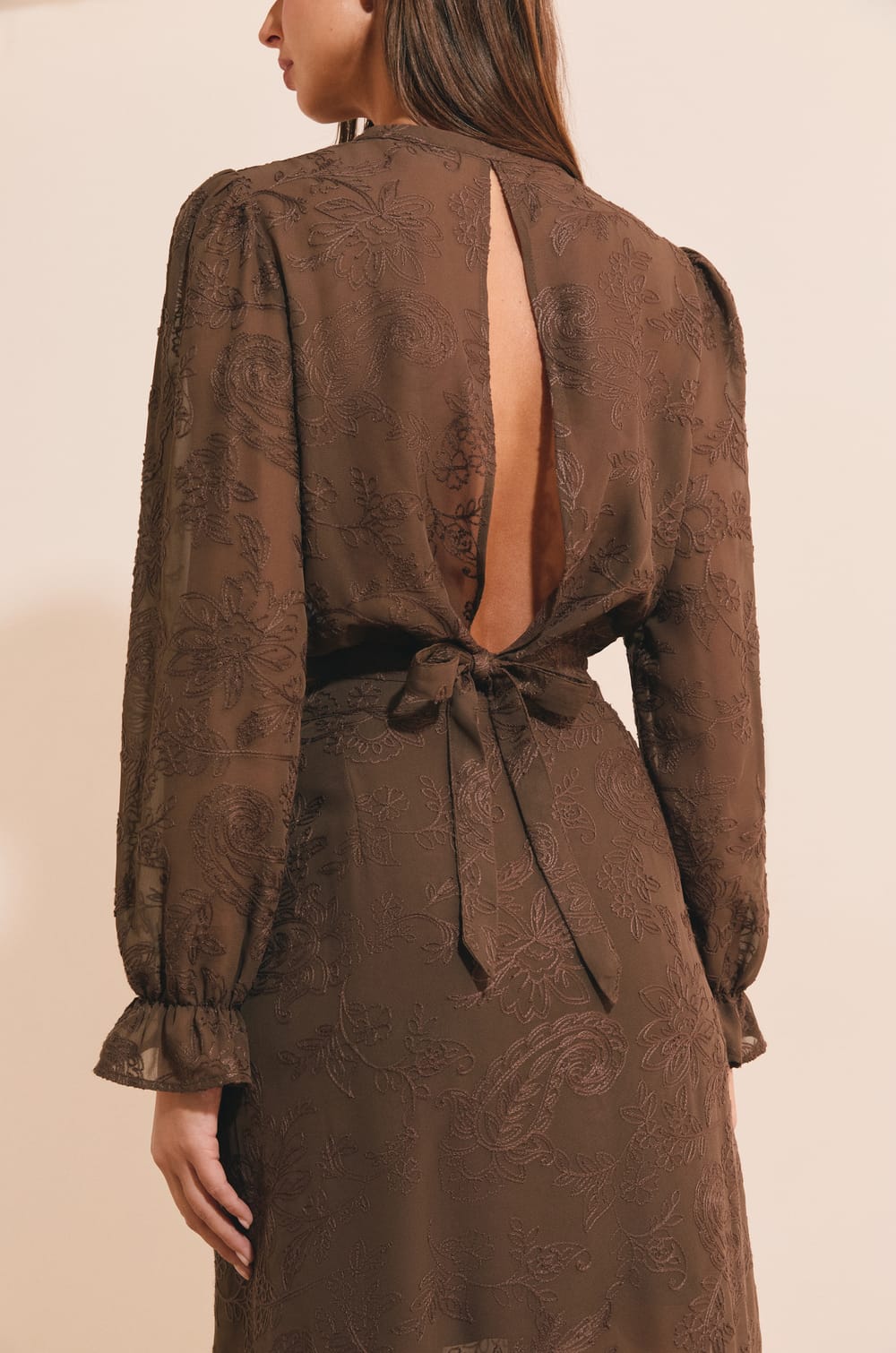 Chemise courte avec d&eacute;tails broderie;${refinementColor}