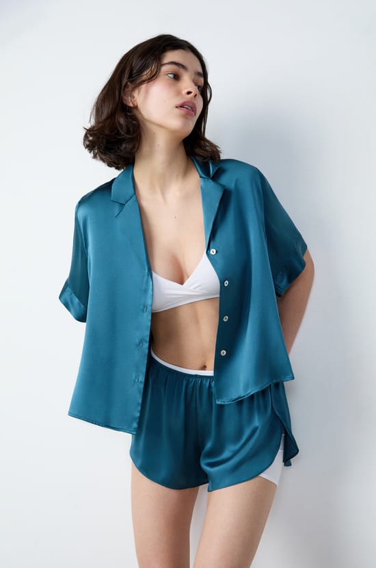 Short-sleeved silk pyjama shirt;${refinementColor}