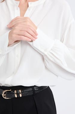 Chemise à manches longues en crepe;${refinementColor}