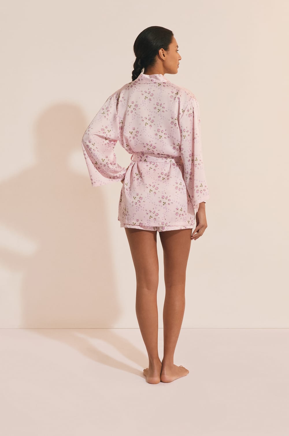 Ensemble de pyjama 3 pi&egrave;ces satin&eacute; &agrave; motifs fleuris;${refinementColor}