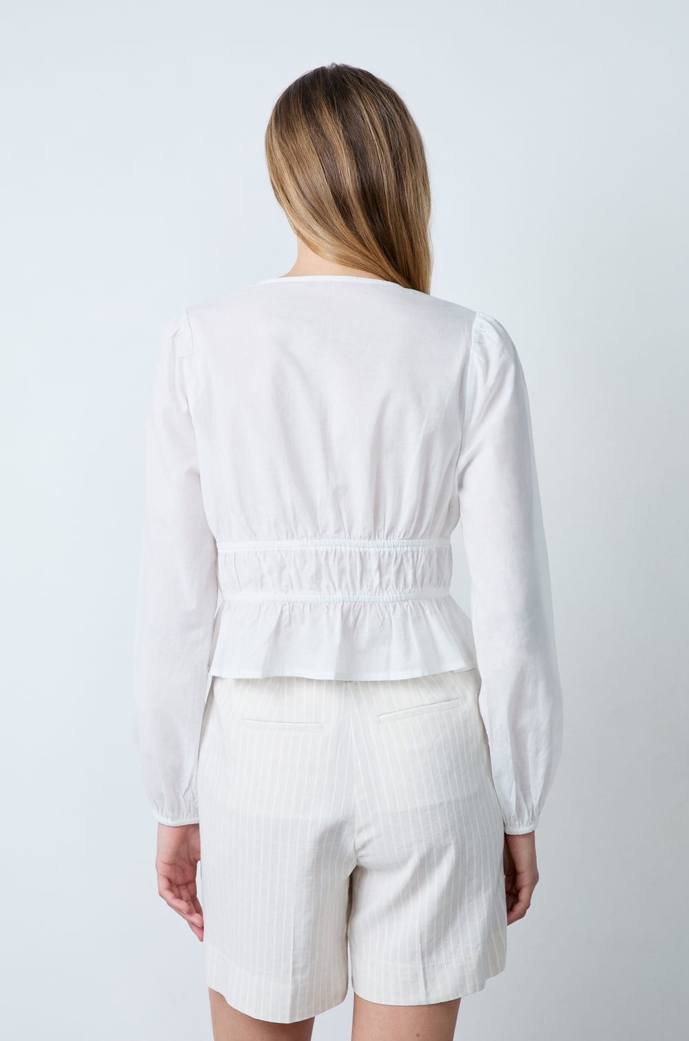 Katoenen top met lange mouwen en strikjes;${refinementColor}