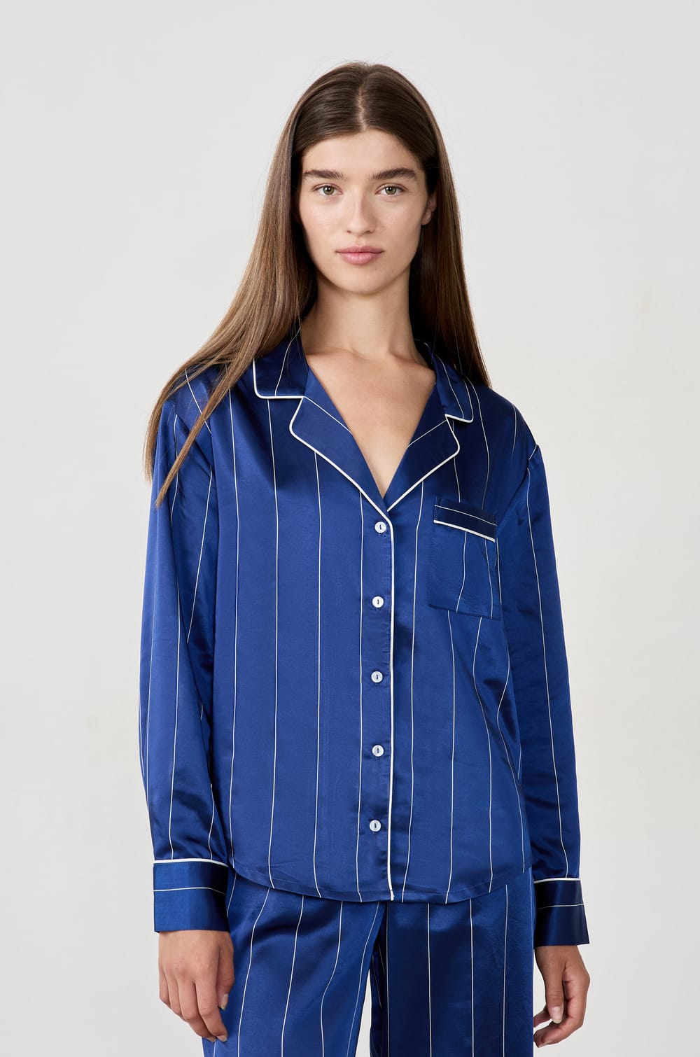 Chemise de pyjama en satin à rayures;${refinementColor}