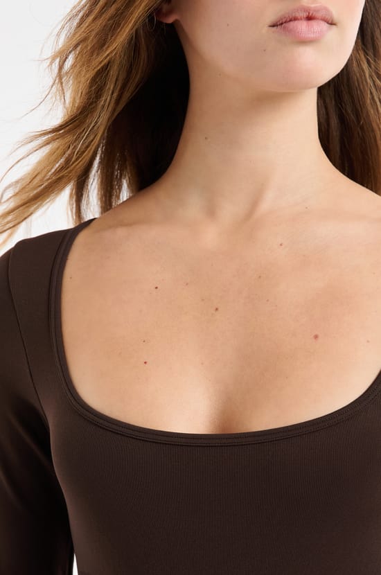 Body col carré manches longues;${refinementColor}