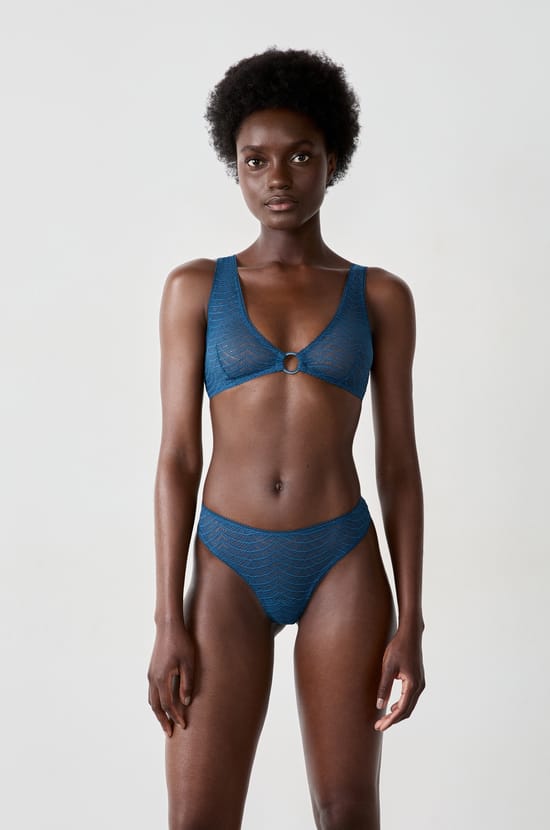 Tanga en dentelle;${refinementColor}