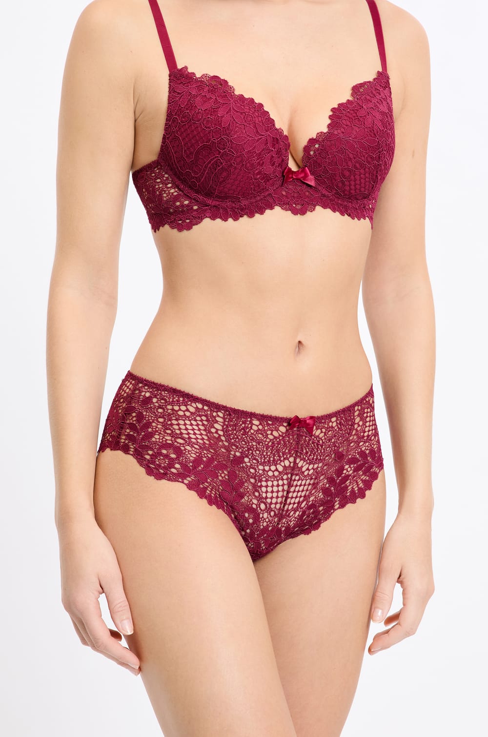 Shorty aus Spitze;${refinementColor}