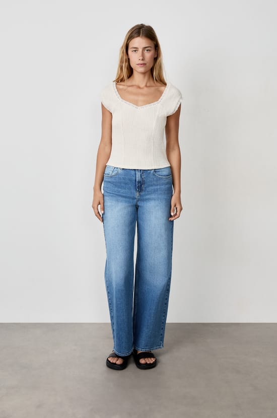 Short-Sleeved T-Shirt;${refinementColor}