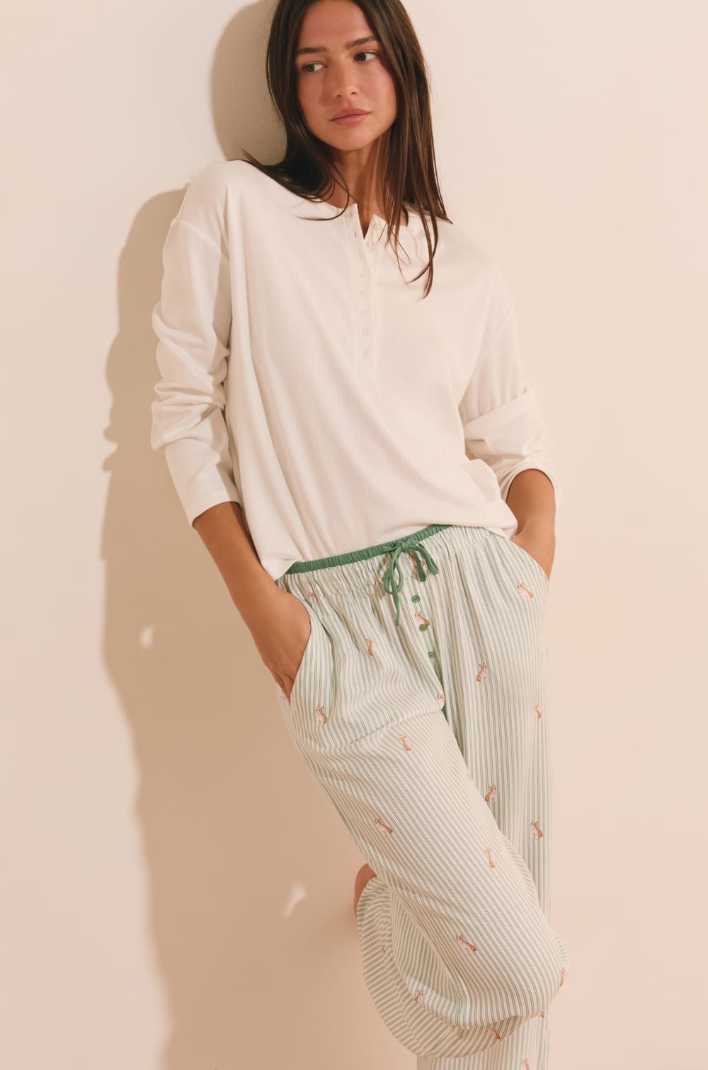 Pantalon de pyjama &agrave; rayures avec motifs chiens;${refinementColor}