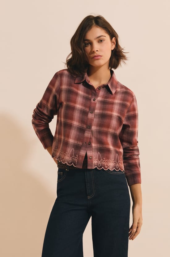Chemise courte &agrave; carreaux avec broderies;${refinementColor}