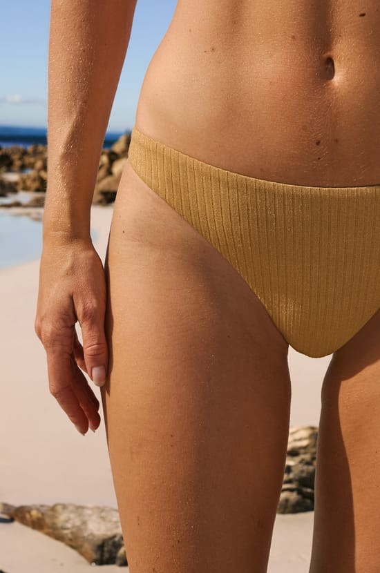 Bikini-Hose mit Schimmer-Effekt;${refinementColor}