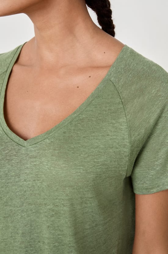 100% Linen Short-Sleeved Pyjama T-shirt;${refinementColor}