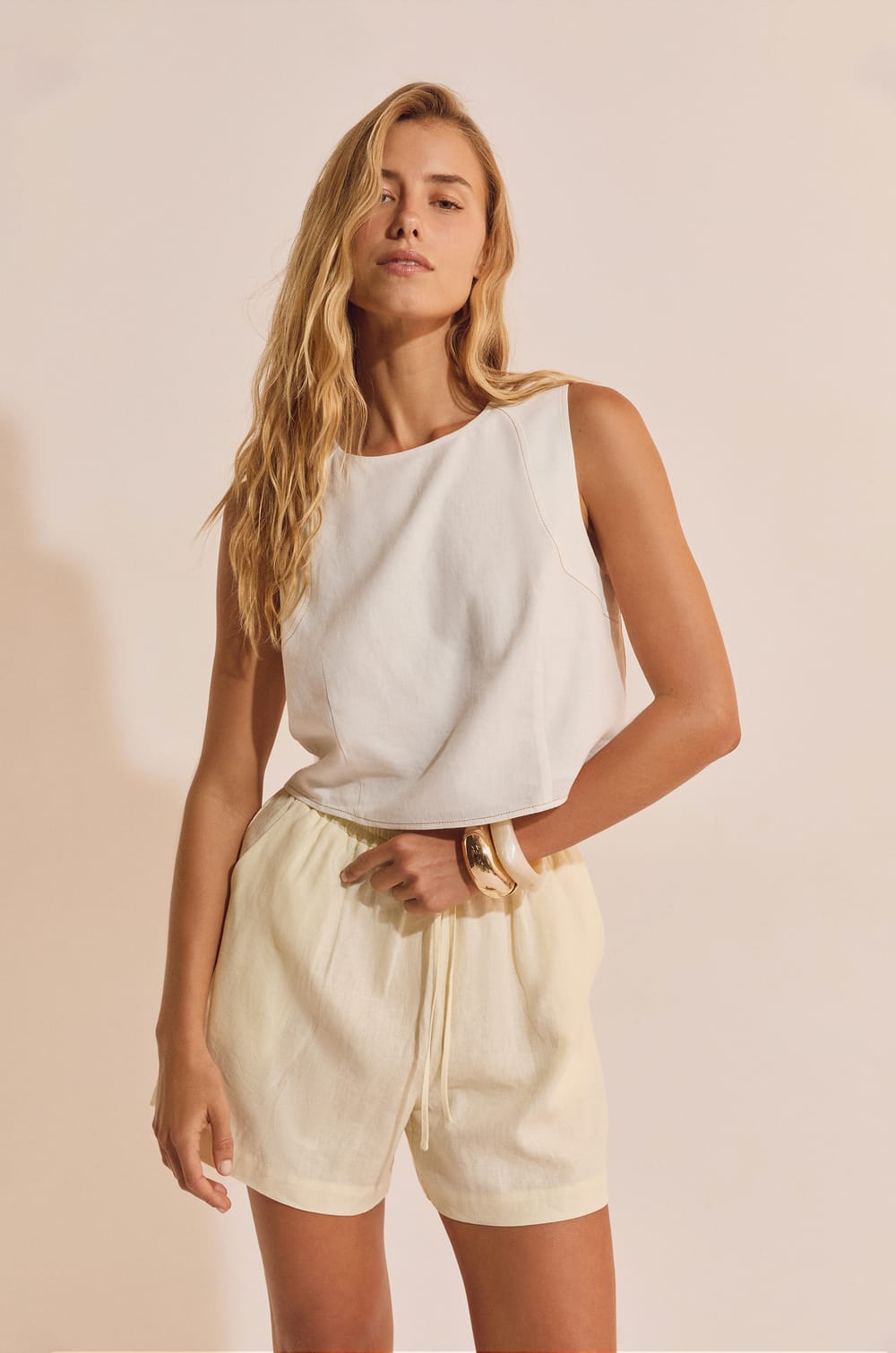 Short &eacute;lastiqu&eacute; avec lin;${refinementColor}