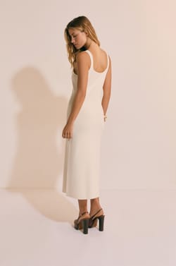 Robe longue avec d&eacute;tails anneaux;${refinementColor}