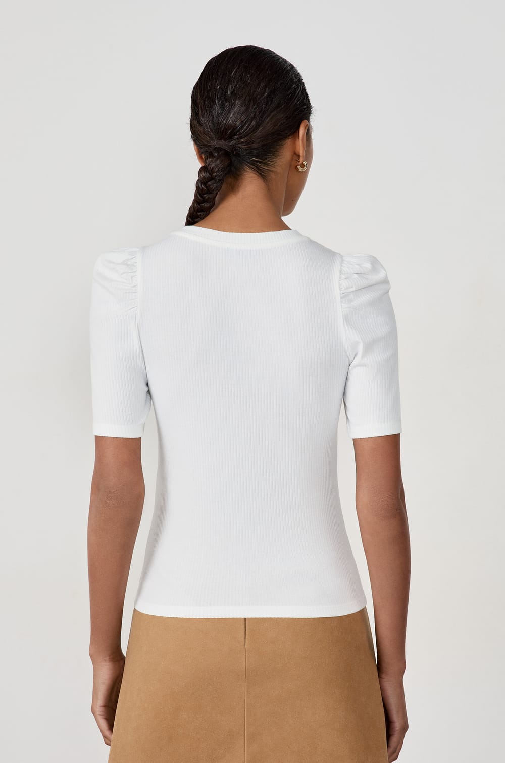 T-shirt manches courtes avec épaules bouffantes;${refinementColor}