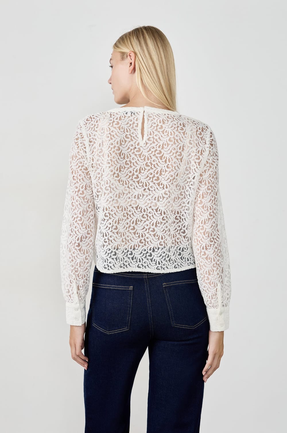 Top en dentelle;${refinementColor}