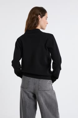 Pull col polo avec boutons dor&eacute;s;${refinementColor}