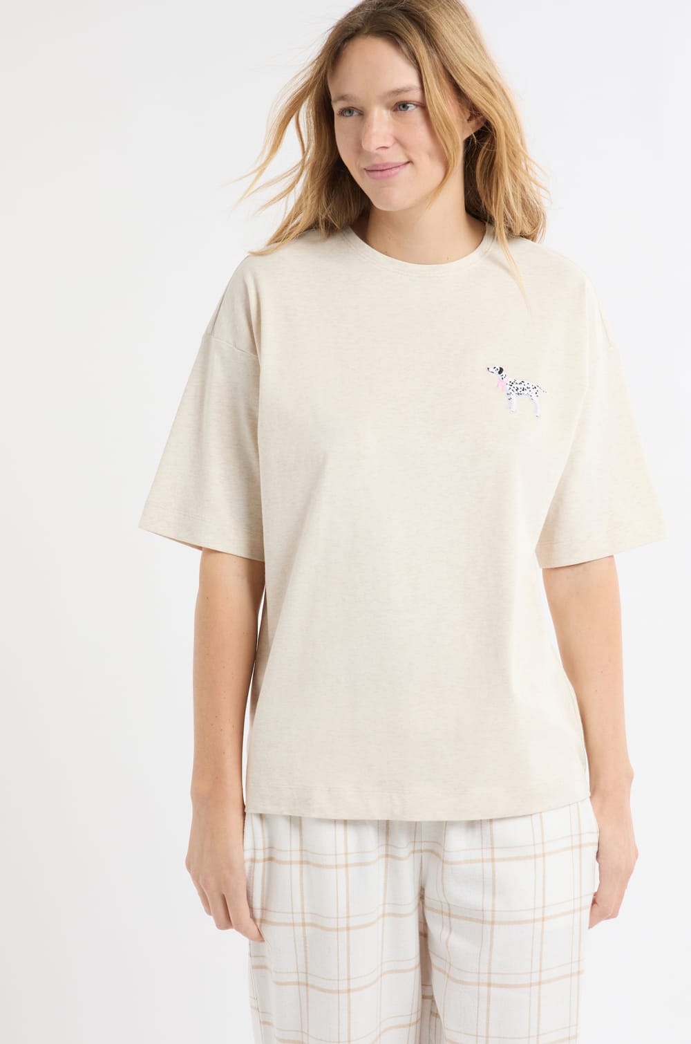 Camiseta de algod&oacute;n &laquo;Life is better with a dog&raquo; con bordado de d&aacute;lmata;${refinementColor}