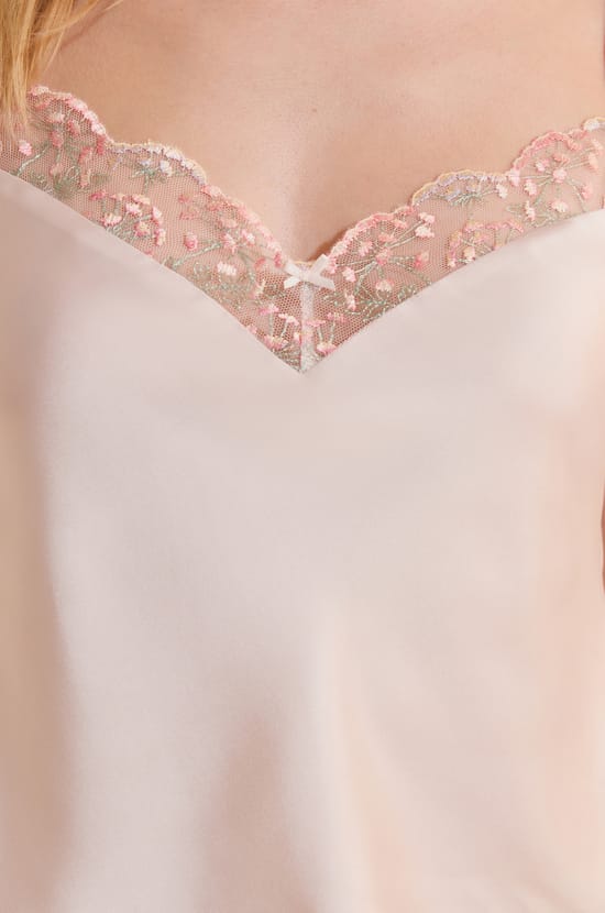 Top de pijama de raso;${refinementColor}