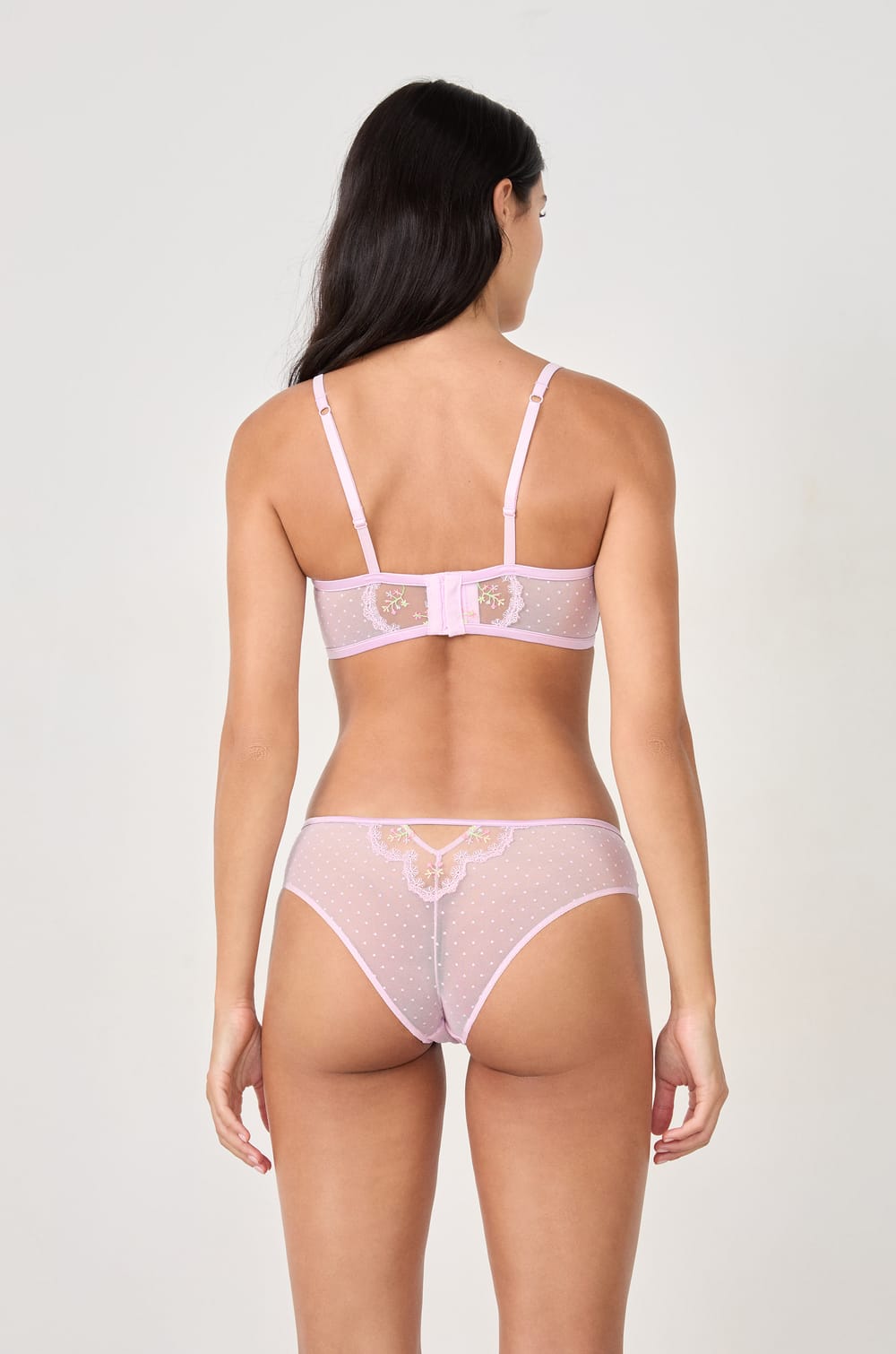 Panty tipo hipster con detalles bordados;${refinementColor}