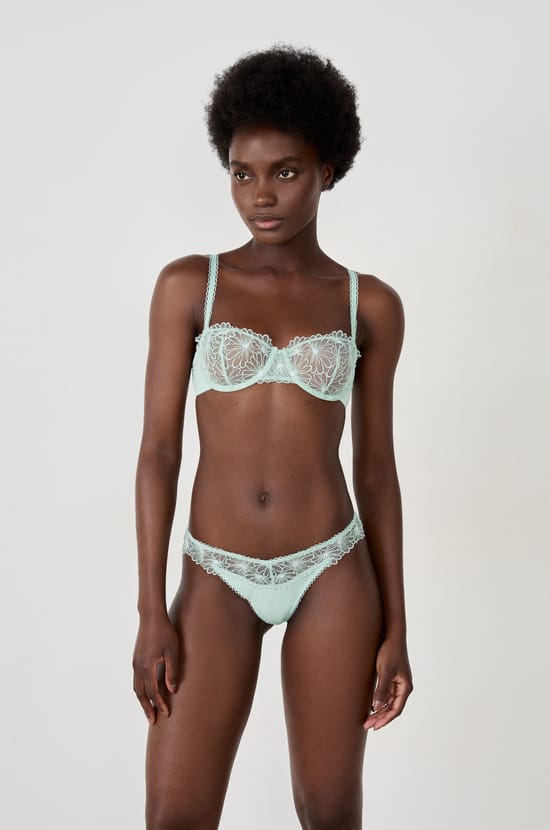 Haftowane stringi;${refinementColor}