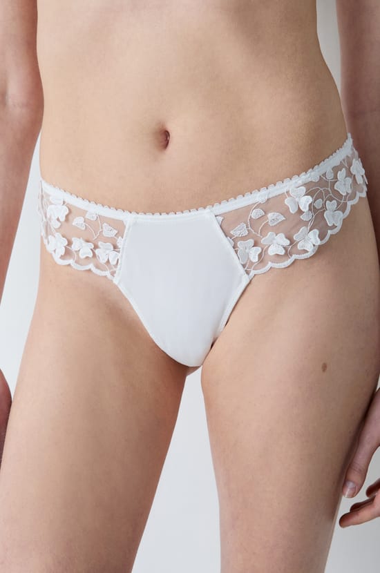 Bestickter Tanga;${refinementColor}