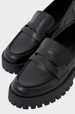 Mocassins en cuir;${refinementColor}