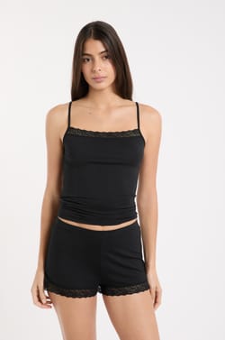 Short de pyjama avec d&eacute;tails dentelle;${refinementColor}