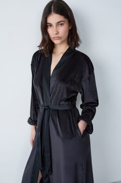 Velvet Robe;${refinementColor}