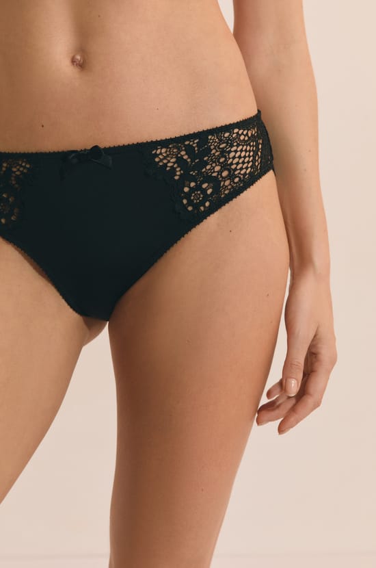 Hipster in microfibre and lace;${refinementColor}