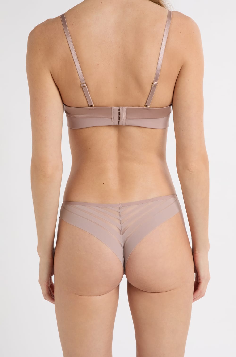 Satin microfibre tanga;${refinementColor}