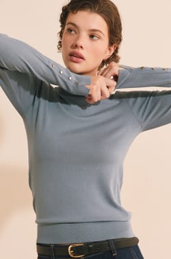 Pull en maille fine &agrave; manches mi-longues;${refinementColor}