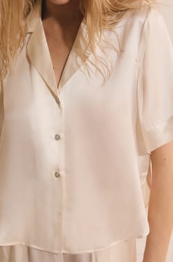 Camisa de seda de manga corta;${refinementColor}