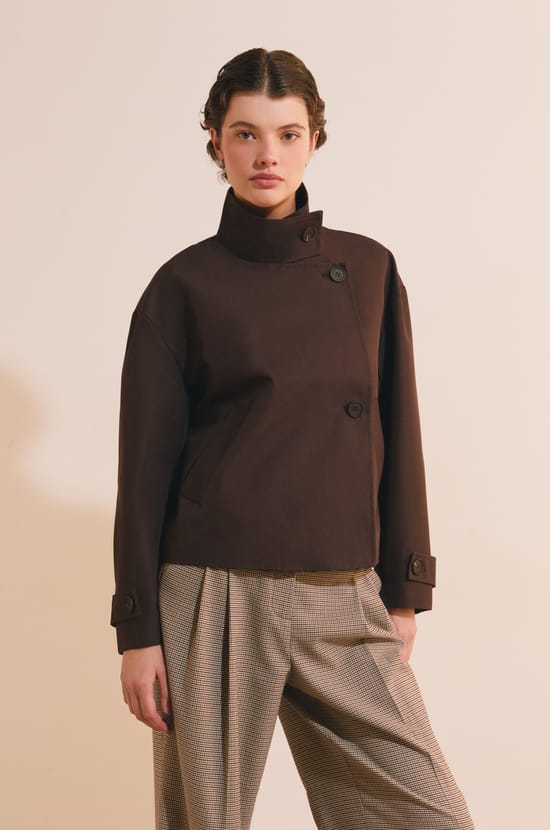 Trench court &agrave; col montant avec coton;${refinementColor}