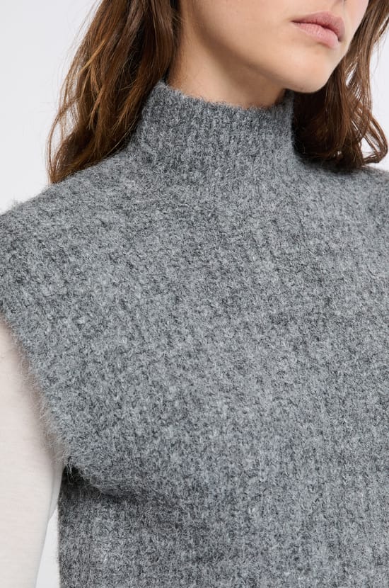 Pull sans manches col montant;${refinementColor}