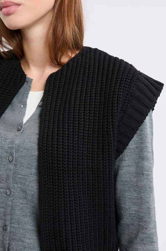 Gilet sans manches grosse maille;${refinementColor}