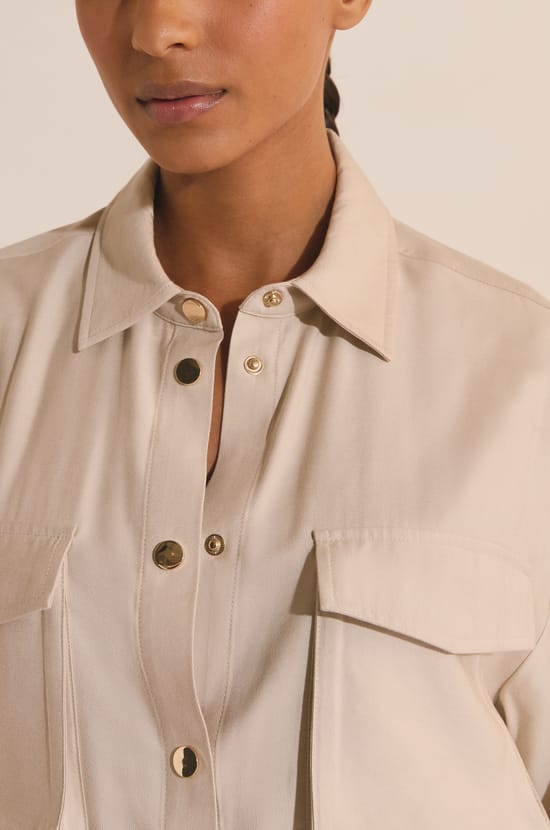 Veste avec d&eacute;tail poche;${refinementColor}