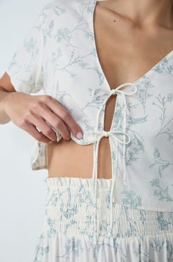 Short-Sleeved Shirt With Floral Patterns And Bows;${refinementColor}