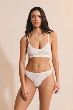 Beze&scaron;v&aacute; podprsenka z organick&eacute; bavlny;${refinementColor}