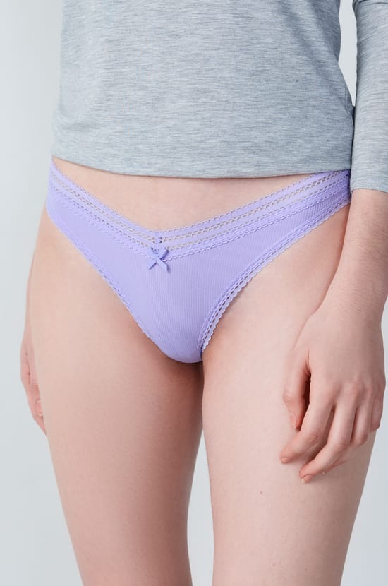 Tanga V-shape en microfibre et dentelle;${refinementColor}