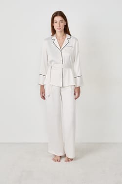 Camisa de pijama satinada con lazada;${refinementColor}